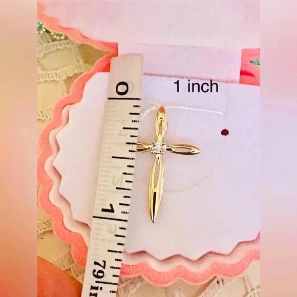 14 K Gold Cross pendant with  diamond 💎 - Picture 6 of 6